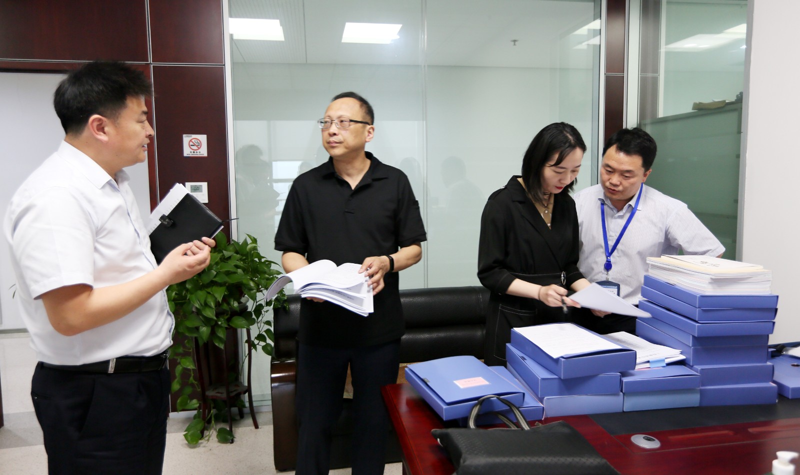 1715172154782 市總工會領(lǐng)導(dǎo)調(diào)研集團(tuán)產(chǎn)改工作4